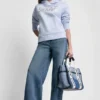 Bluza z kapturem z logo z folii z cyrkoniami
