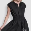 Kwiecista sukienka midi o kroju fit & flare
