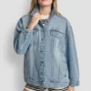 Oversizowa kurtka typu trucker