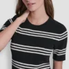 Sweter w paski z rękawami do łokci