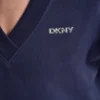 Sweter z dekoltem w serek i metalicznym logo