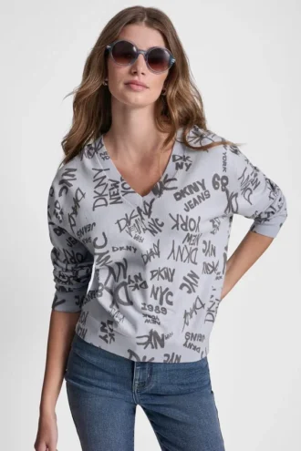 Sweter z dekoltem w serek i nadrukiem logo