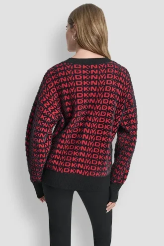 Swetry z nadrukiem logo na całej powierzchni