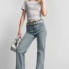 T-shirt DKNY Jeans z logo Stack z Cyrkoniami