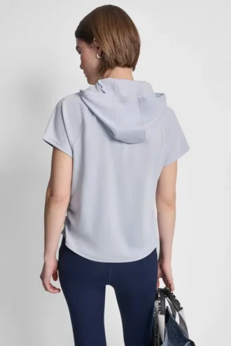 T-shirt z kapturem z siateczki i logo