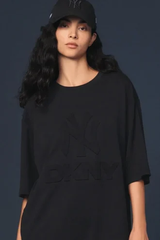 T-shirt z krótkim rękawem DKNY X Yankees z wytłoczonym logo