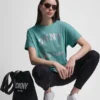 T-shirt z logo DKNY 1989 i ćwiekami